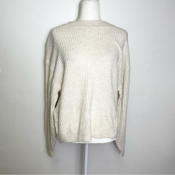 NWT H&M Crewneck Pullover Ribbed Sweater Cream Ivory Size Small - Picture 3 of 14